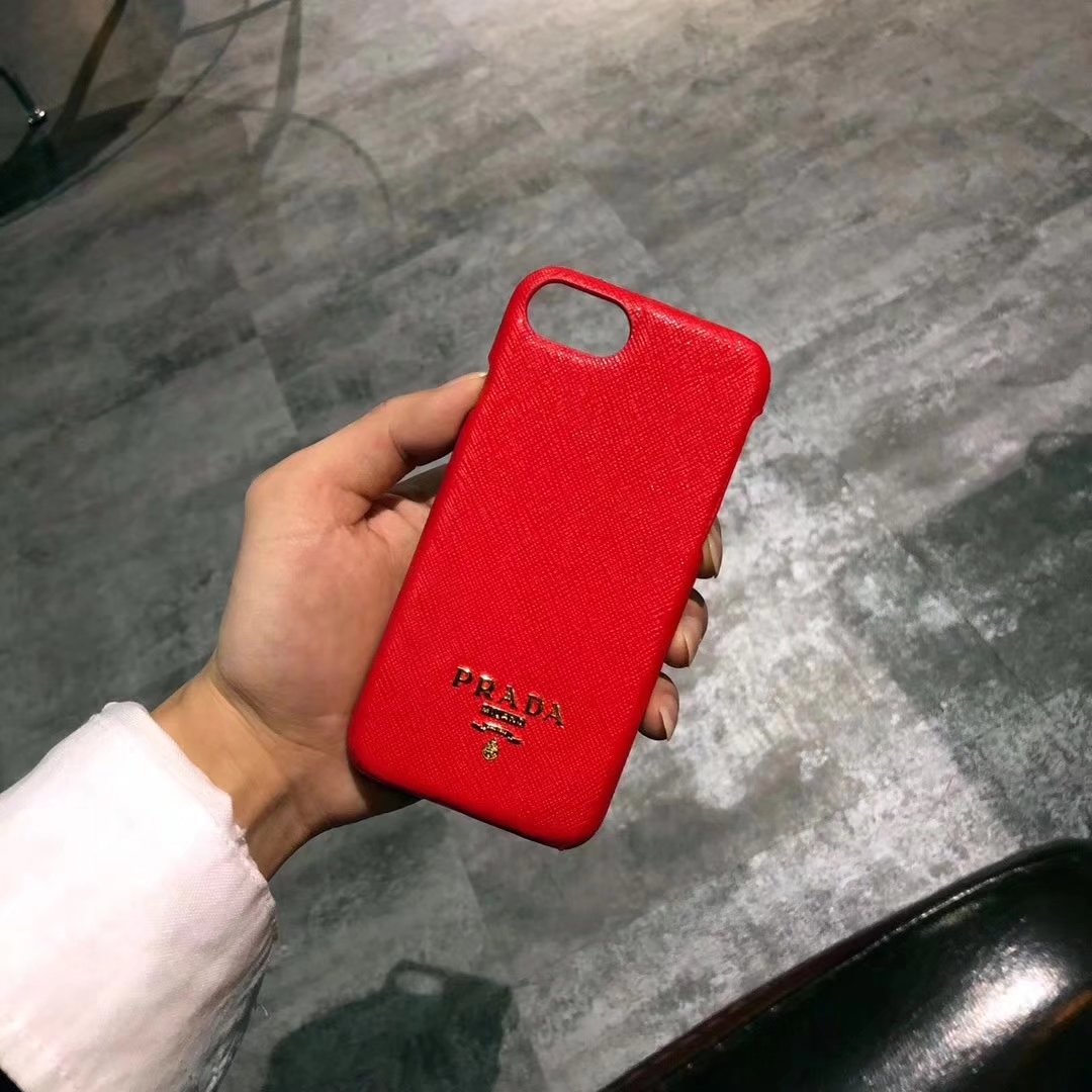 
プラダiPhone8Plus/8ケース赤ピンク薔薇色ハードケース高級アイフォン7plus/7/6s携帯カバー
